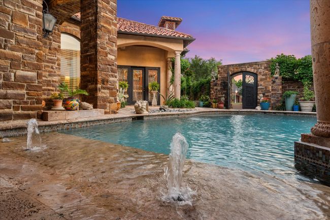 Pool at dusk | Image 34