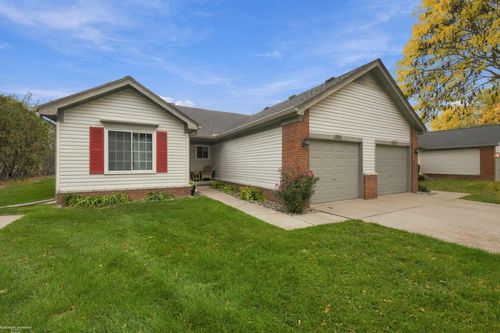 16741 Kenwood Ct, Roseville, MI, 48066-1993 | Card Image