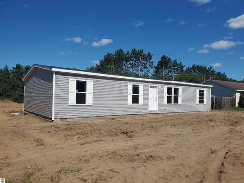 8916 Valley Rd Nw, Rapid City, MI, 49676-8509 | Card Image