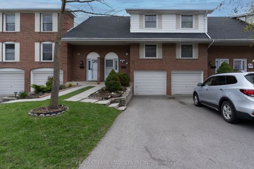 3-85 Albright Road, Hamilton, ON, L8K6H1 | Card Image