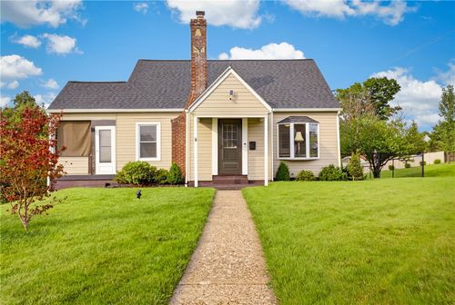 2029 Circle Dr, Aliquippa, PA, 15001-4201 | Card Image
