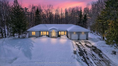 2349 Brennan Park Dr, Cumberland, ON, K4C1H6 | Card Image