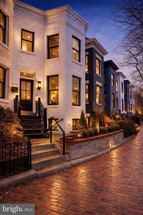 206 10th St Ne, WASHINGTON, DC, 20002-6214 | Card Image