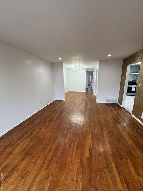 14405 21st Ave, Whitestone, NY, 11357-3415 | Card Image