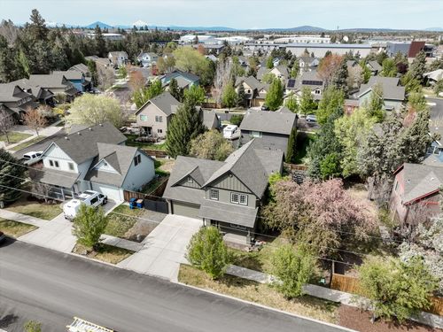 1494 Ne Rumgay Ln, Bend, OR, 97701-6654 | Card Image