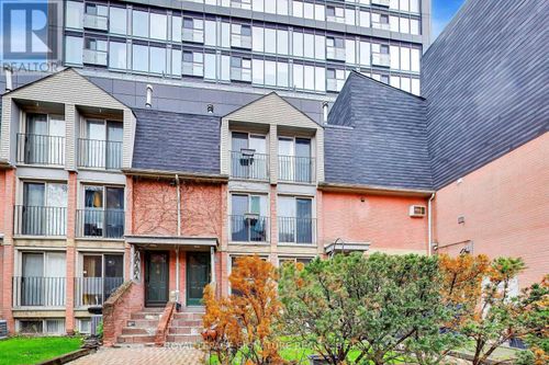 18-325 Jarvis Street, Toronto (Moss Park), ON, M5B2C2 | Card Image