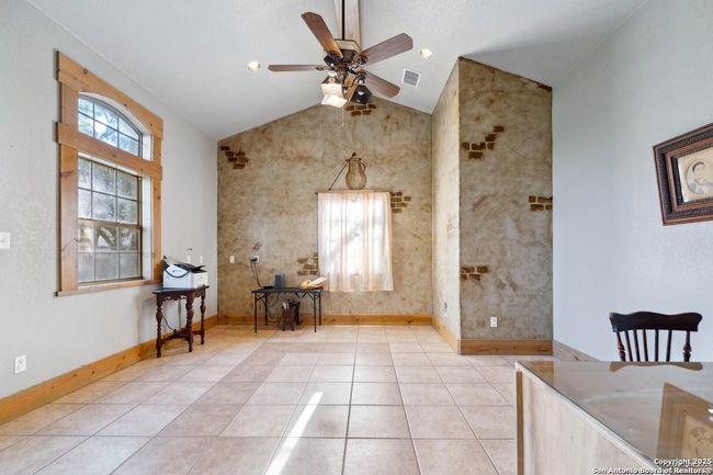 6170 County Road 332, Home with 4 bedrooms, 4 bathrooms and null parking in Jourdanton TX | Image 16