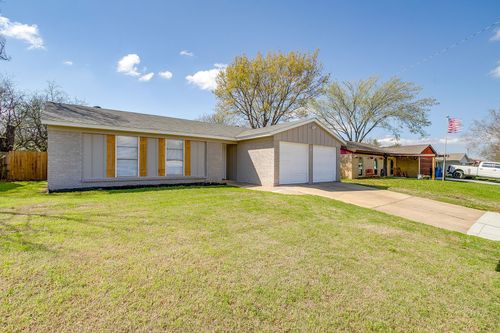 111 Chris Court, Alvarado, TX, 76009 | Card Image