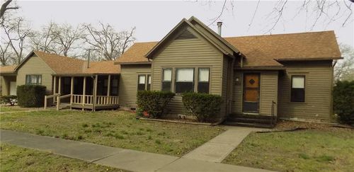 101 W Walnut St, Rich Hill, MO, 64779-1031 | Card Image