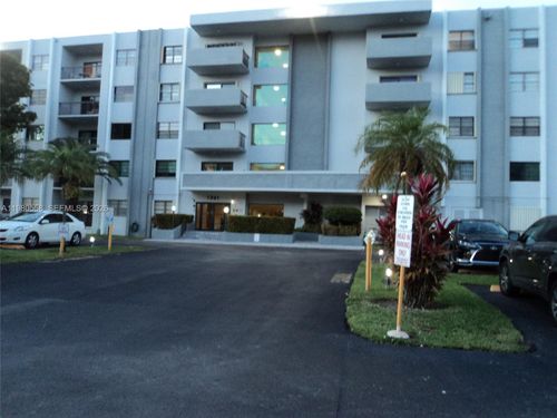 apt-511-1301 Ne 7th St, Hallandale Beach, FL, 33009-3678 | Card Image