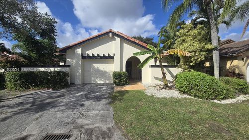 17334 Nw 62nd Ct, Hialeah, FL, 33015-4505 | Card Image