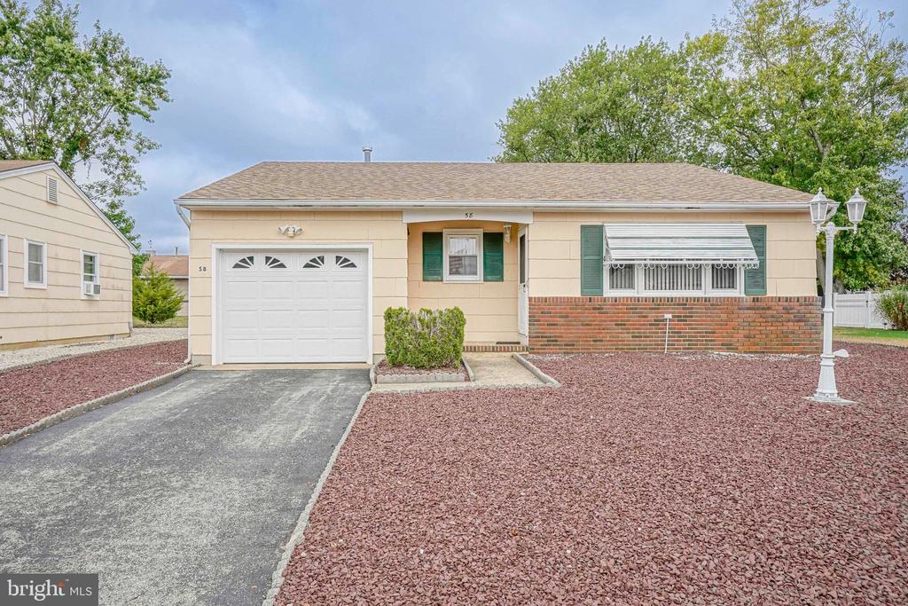 Westbrook Dr, Toms River, NJ 08757