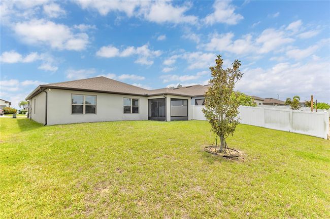 747 Citrus Isle Dr, House other with 3 bedrooms, 2 bathrooms and null parking in DAVENPORT FL | Image 5