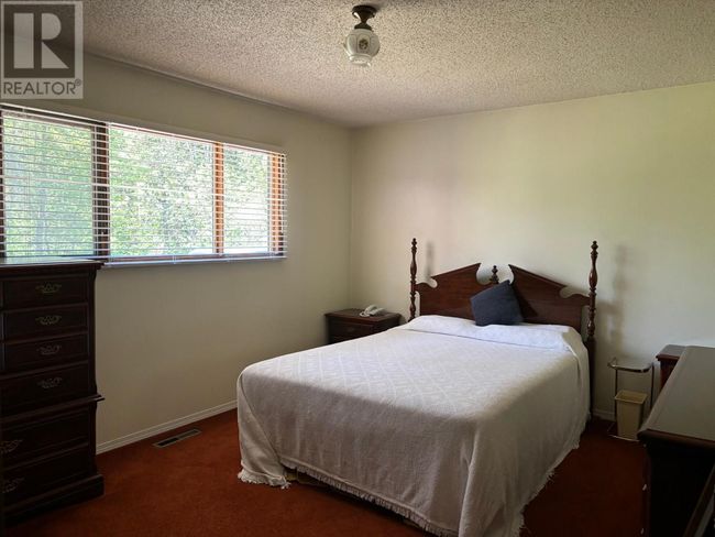 1374 Highway 3 B, House other with 5 bedrooms, 2 bathrooms and 4 parking in Montrose BC | Image 10