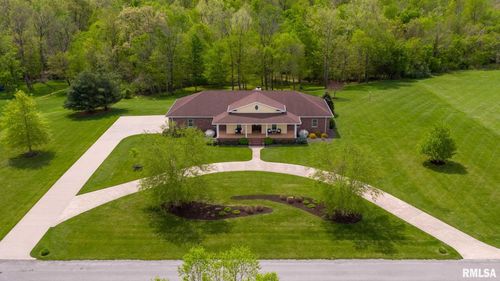 3725 Ariel Dr, Murphysboro, IL, 62966-5693 | Card Image