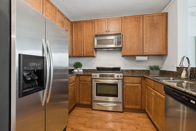 UNIT-2401 - 450 E Waterside Dr, Condo with 1 bedrooms, 2 bathrooms and 2 parking in CHICAGO IL | Image 12