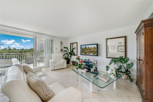 APT-5H - 609 Ocean Dr, Condo with 2 bedrooms, 2 bathrooms and null parking in Key Biscayne FL | Image 7