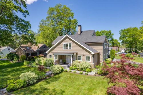 4 Clover Pl, New Rochelle, NY, 10805-2103 | Card Image