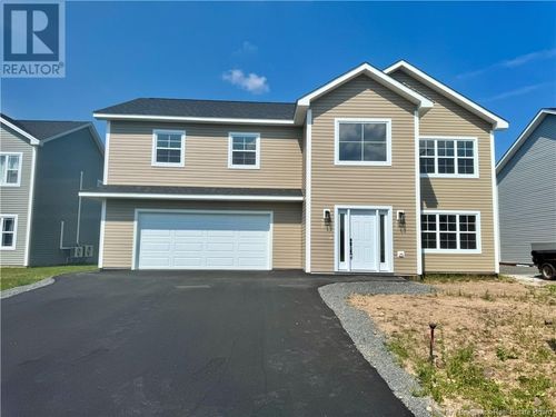 5 Doherty Dr, Oromocto, NB, E2V0M7 | Card Image