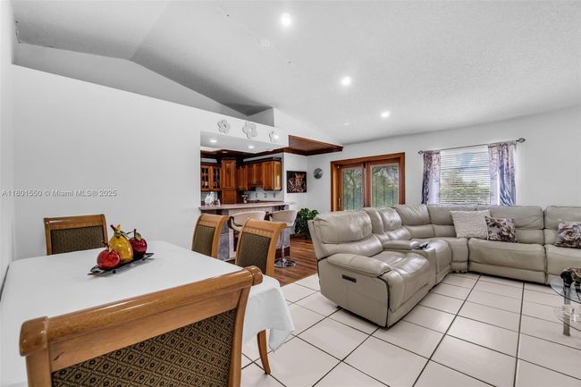 2590 Se 7 Th Pl, House other with 2 bedrooms, 2 bathrooms and null parking in HOMESTEAD FL | Image 17