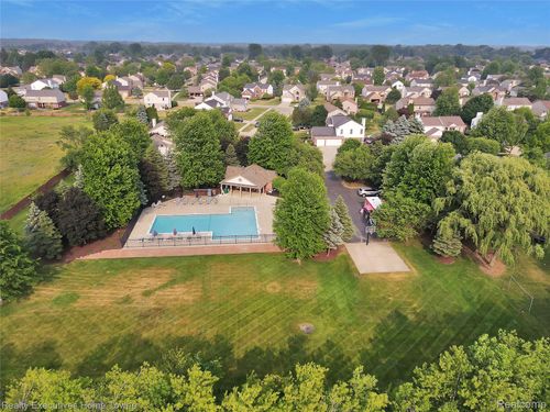 17796 Crystal River Dr, Macomb, MI, 48042-2383 | Card Image