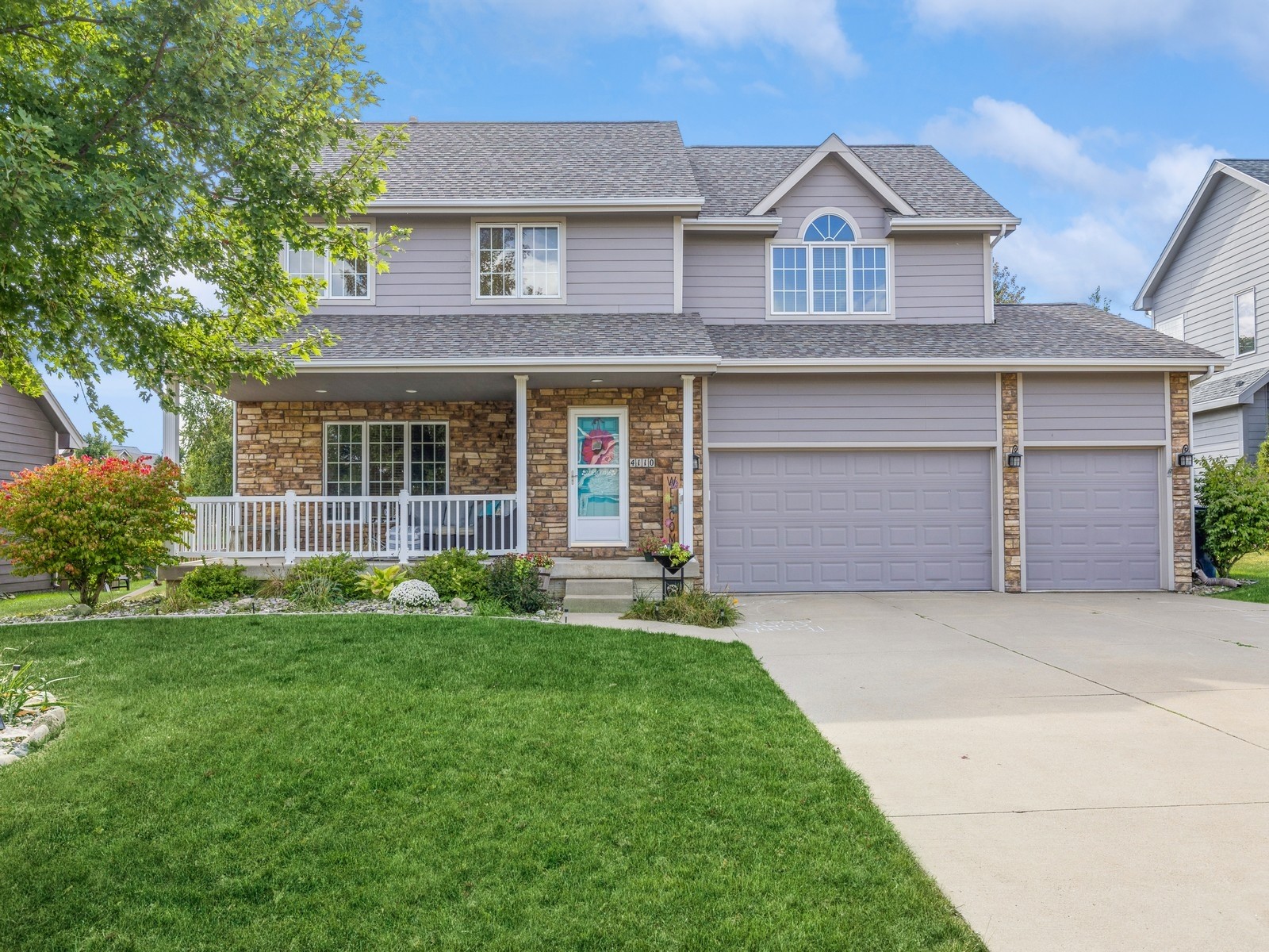 Belair Dr, Urbandale, IA 50323