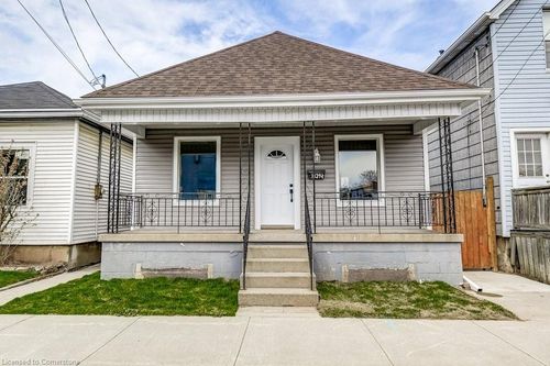 1039 1/2 Cannon St E, Hamilton, ON, L8L2H4 | Card Image