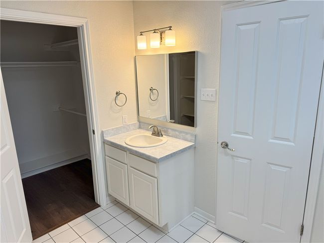 136 Lakeview Trce, House attached with 2 bedrooms, 2 bathrooms and 4 parking in Three Rivers TX | Image 7