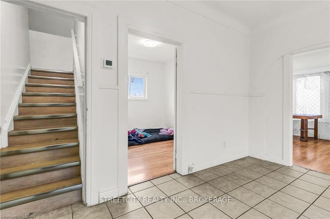 1196 Janette Ave, House other with 6 bedrooms, 3 bathrooms and 2 parking in Windsor ON | Image 16