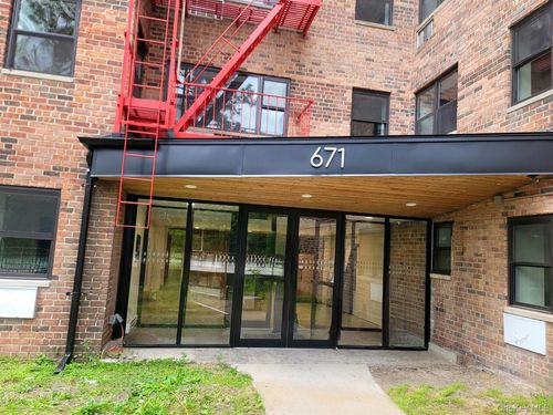 4n-671 Bronx River Rd, Yonkers, NY, 10704-1731 | Card Image