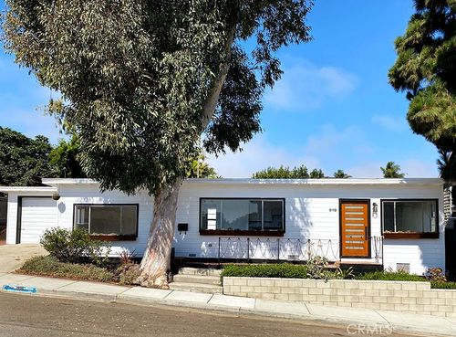 919 N Herrin St, Manhattan Beach, CA, 90266-7055 | Card Image