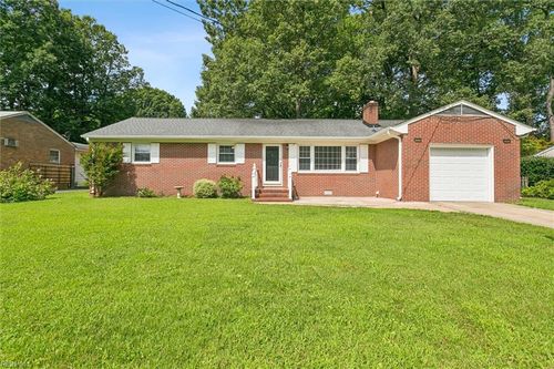 1815 Meadowview Dr, Yorktown, VA, 23693-2030 | Card Image