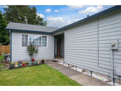 418 Se 34th Cir, Troutdale, OR, 97060-4505 | Card Image