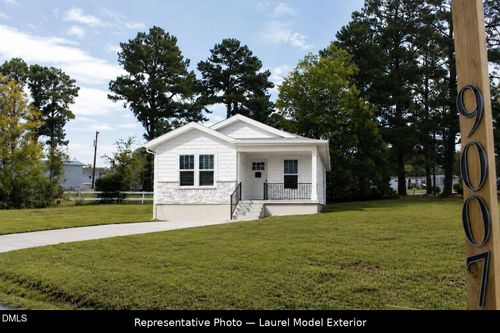 9007 Brookfield Dr, Rocky Mount, NC, 27803-1739 | Card Image