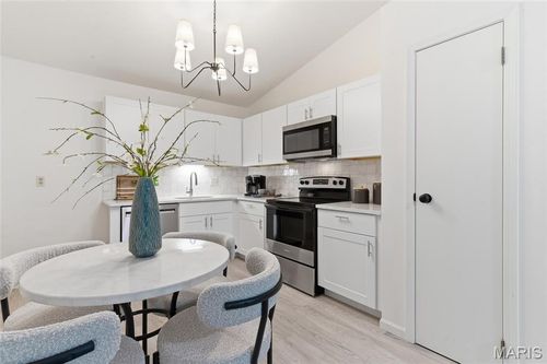 i-1961 Marine Terrace Dr, Saint Louis, MO, 63146-2593 | Card Image