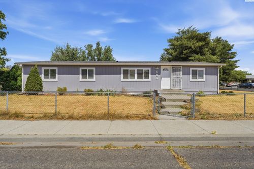 604 N Elm Ave, Pasco, WA, 99301-5902 | Card Image