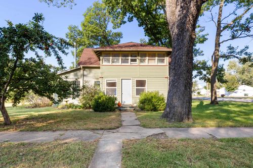 203 Santa Fe St, Halstead, KS, 67056-2042 | Card Image