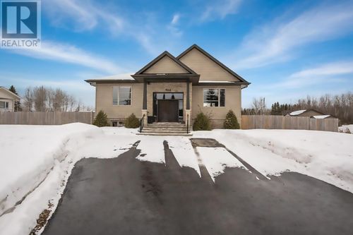 1944 Rosslyn Rd, Thunder Bay, ON, P7K1H8 | Card Image