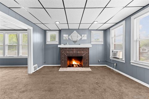 5061 Hillsboro St, Detroit, MI, 48204-2935 | Card Image