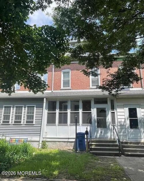 42 3rd Ave, ROEBLING, NJ, 08554-1004 | Card Image