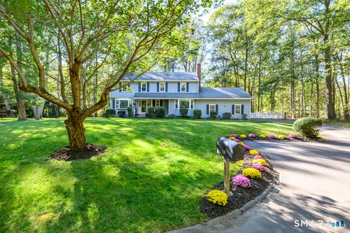 41 Catherine St, Trumbull, CT, 06611-2403 | Card Image