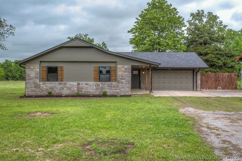 418 W Cooweescoowee Ave, Oologah, OK, 74053-3064 | Card Image