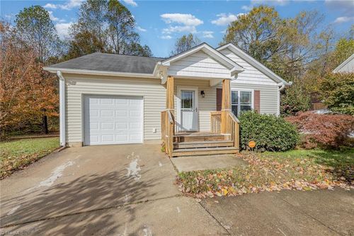 4001 Gloria Rdg, Winston-Salem, NC, 27107-2692 | Card Image