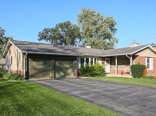 660 Magnolia Ln, Elk Grove Village, IL, 60007-4615 | Card Image