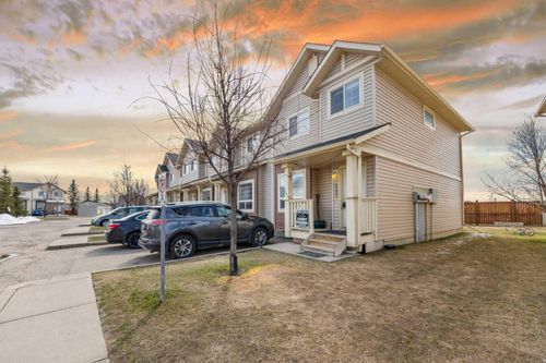 2105 - 111 Tarawood Lane Ne, Home with 3 bedrooms, 1 bathrooms and 1 parking in Calgary AB | Card Image