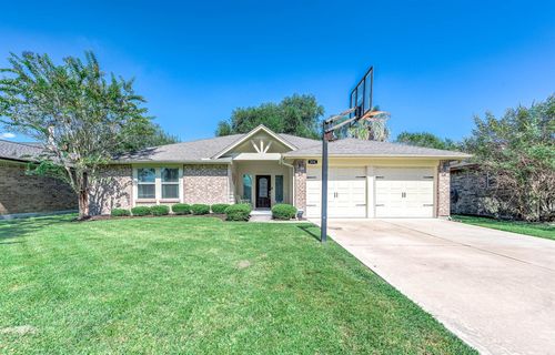 324 Forest Hills Dr, League City, TX, 77573-5742 | Card Image