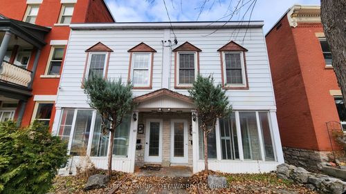 {{alt}} | Card Image