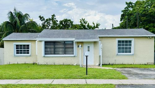 2411 Plunkett St, Hollywood, FL, 33020-5841 | Card Image