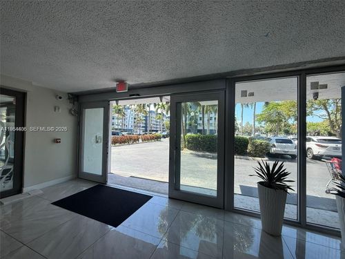 apt-4j-16546 Ne 26th Ave, North Miami Beach, FL, 33160-4060 | Card Image