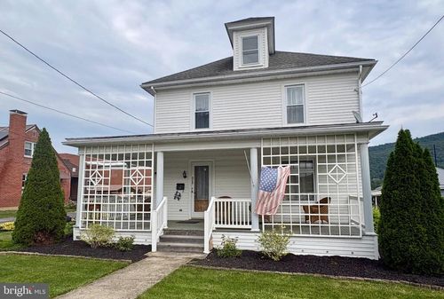 323 S Bedford St, Bedford, PA, 15522-1749 | Card Image